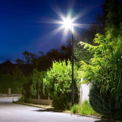 Barra metálica para poste de iluminación exterior BASE 3 m negra