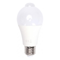 Bombilla LED con sensor de movimiento y sensor crepuscular A60 E27/6W/230V 6500K - Aigostar
