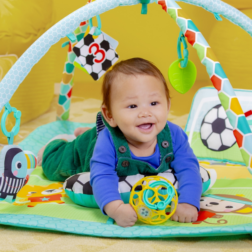 Bright Starts - Alfombra de juego para bebé OBALL GRIP & KICK 3xAA