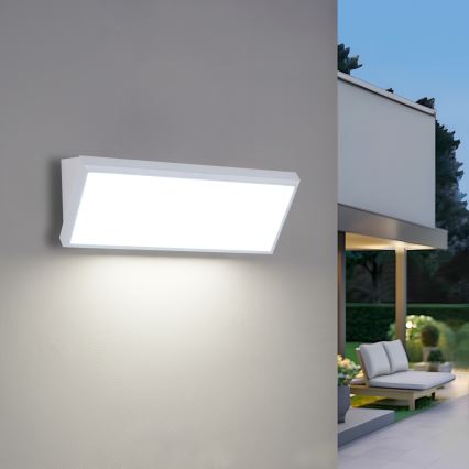 Brilagi - Aplique de pared LED para exterior TRIANGLE LED/42W/230V 45 cm blanco IP65