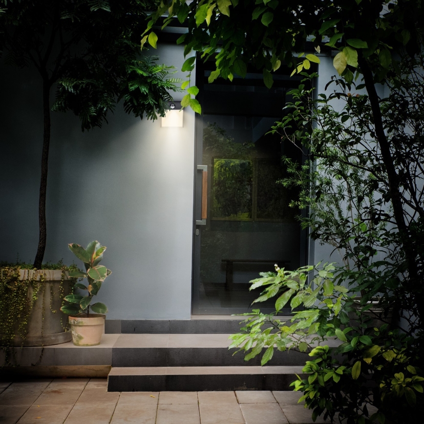 Brilagi - Aplique LED de exterior con sensor TERNI LED/12W/230V negro IP44