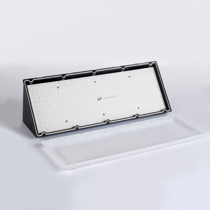 Brilagi - Aplique de pared LED para exterior TRIANGLE LED/42W/230V 45 cm negro IP65
