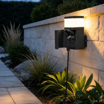 BRILAGI - Lámpara de pared exterior con toma SCHUKO PILLAR 1xG9/11W/230V IP44 negra