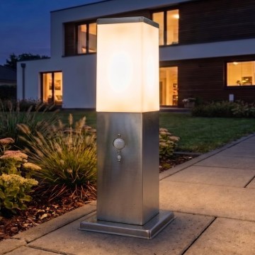 Brilagi - Lámpara exterior con sensor NOVA 1xE27/15W/230V 40 cm IP44 cromo mate