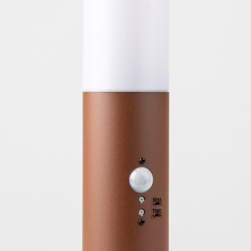 Brilagi - Lámpara exterior con sensor NOVA 1xE27/15W/230V 40 cm IP44 marrón
