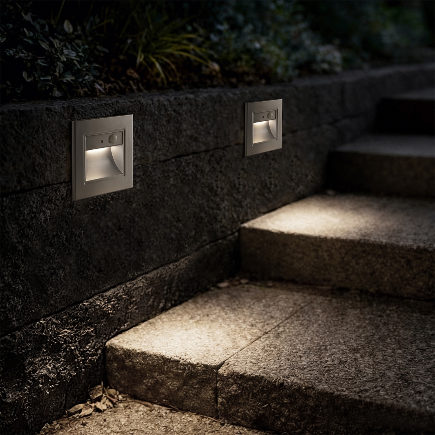 Brilagi - Luz LED para escalera con sensor STEP LIGHT LED/1,5W/230V IP44 plateada