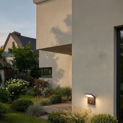 Brilagi - Aplique de pared LED exterior con sensor RIANO LED/8W/230V marrón IP65