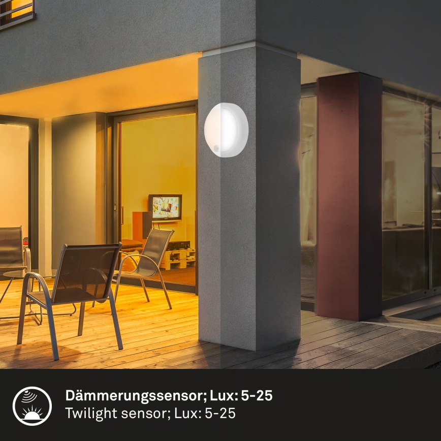 Brilo - Aplique de pared LED recargable para exterior con sensor, 4 W / 5 V, 4400 mAh, IP44, blanco