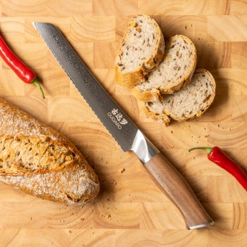 Gudaro - Cuchillo para pan de cocina Damasco TAKUMI 8