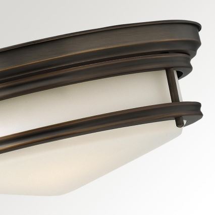 Hinkley - Luminaria de techo para baño HADLEY 3xE27/40W/230V IP44, acabado en bronce