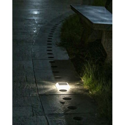 Iluminación solar LED exterior con sensor LED/0,03W/1,2V IP54 800 mAh