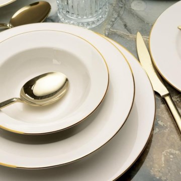 Juego de vajilla de 24 piezas — porcelana crema con detalles dorados