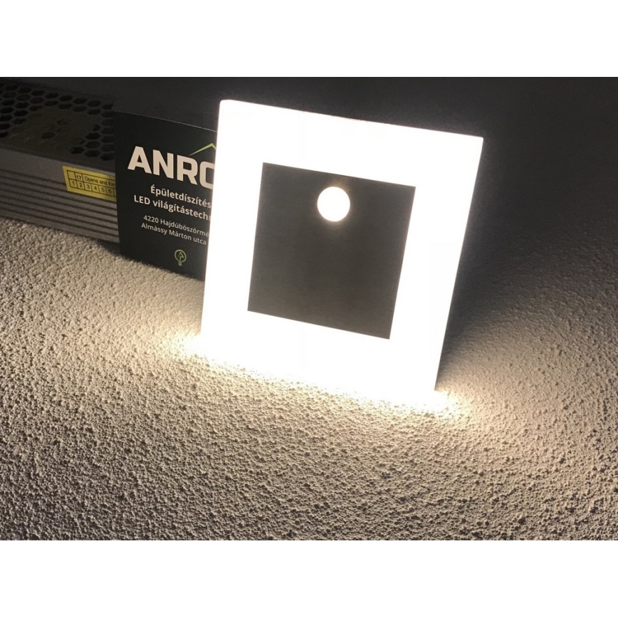 Iluminación LED de escaleras APUS con sensor LED/0,8W/12V 3000K
