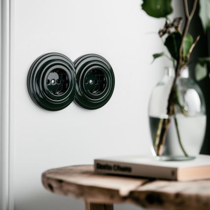 Kliklap - Enchufe doble de estilo retro para uso doméstico con marco SCHUKO 230 V, verde