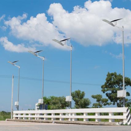Lámpara solar LED regulable para exteriores CHIP SAMSUNG LED/50W/6,4V 6000K IP65 30000 mAh + mando a distancia
