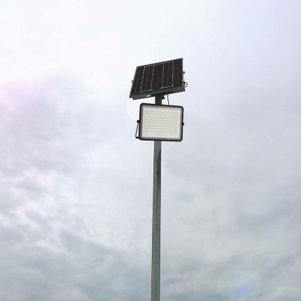 LED Proyector solar de exterior LED/20W/3,2V 6400K negro IP65 + control remoto