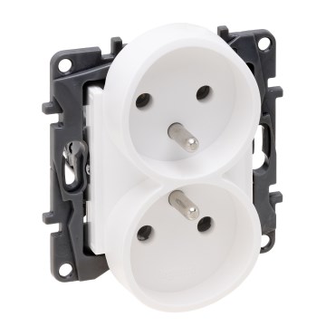 Legrand - Toma de corriente doble para uso doméstico sin marco NILOE STEP 250V blanca