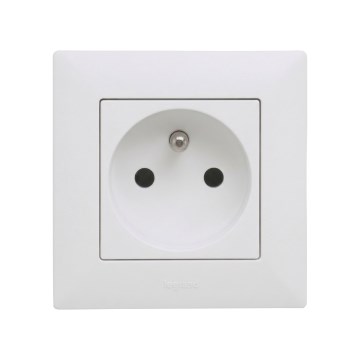 Legrand - Toma de corriente doméstica con marco NILOE STEP 250V blanca