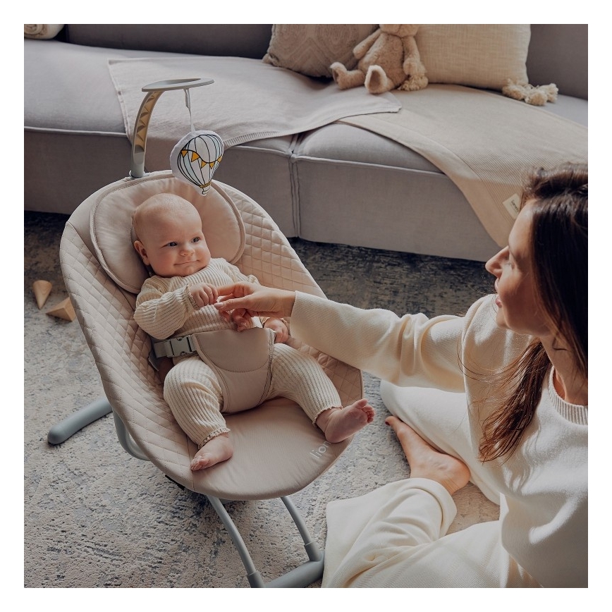 Lionelo - Mecedora infantil con melodía RIO 4xC Beige Latte + mando a distancia