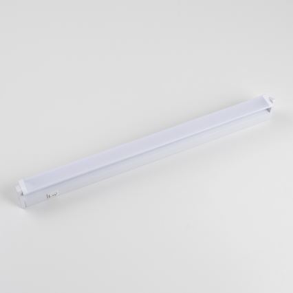 Luminaria LED bajo mueble LED/7,5W/230V 55,6 cm blanca