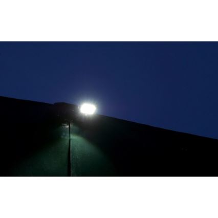 Luminaria solar LED con sensor de movimiento y crepuscular LED/3xAA IP44