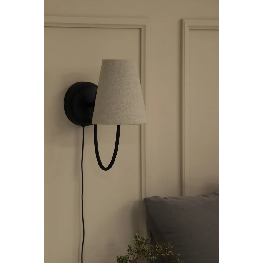 Markslöjd 108907 - Lámpara de pared AMAR 1xE14/40W/230V lino/negro