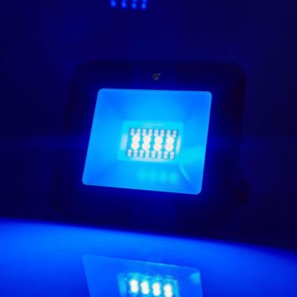 Reflector LED RGBW regulable enchufable SmartLife LED/20W/230V Wi-Fi IP65 2700-6500K