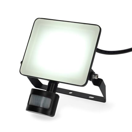 Proyector LED regulable con sensor de movimiento enchufable SmartLife LED/20W/230V 3000-6500K IP44 Wi-Fi