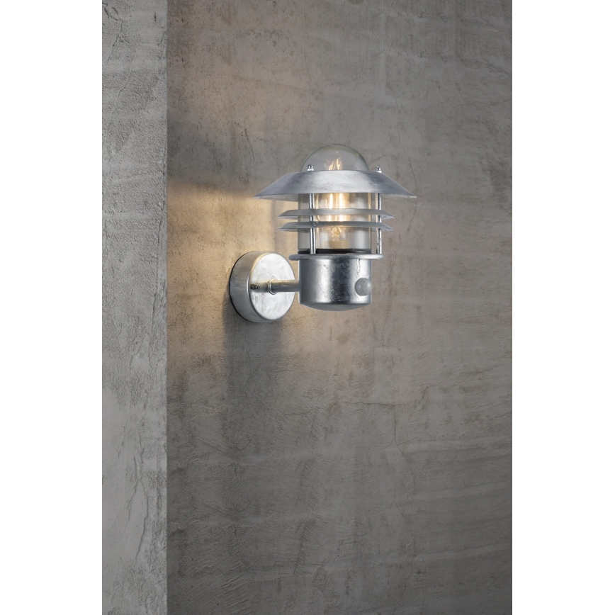 Nordlux - Aplique para exterior con sensor BLOKHUS 1xE27/60W/230V IP54 plata