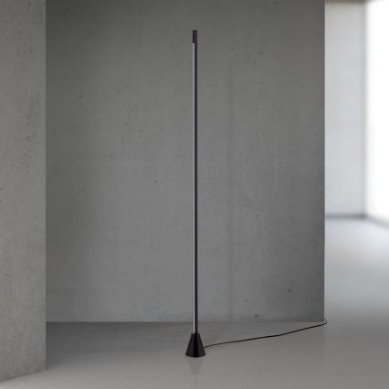 Lámpara de pie LED regulable con sensor de movimiento SOJIE LED/26W/230V negra