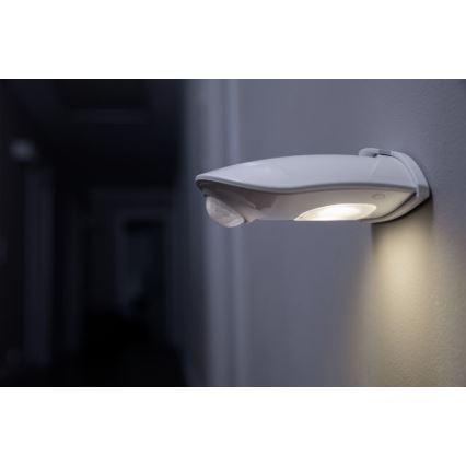 Osram - Aplique de pared LED para exterior con sensor DOORLED LED/0,5W/3xAA IP54 blanco