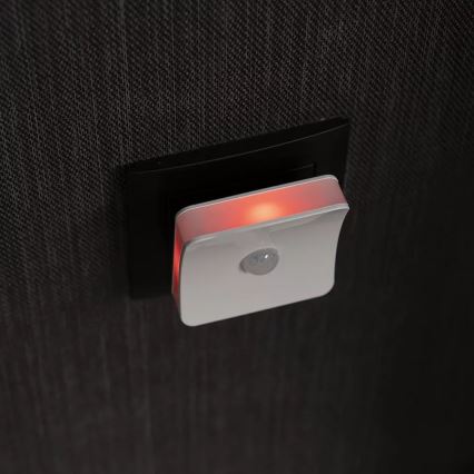 Osram - Lámpara orientadora LED RGB para enchufe con sensor LUNETTA LED/0,3W/230V