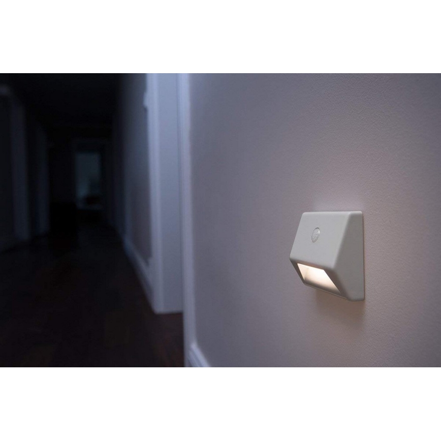 Osram - Aplique LED para escalera con sensor NIGHTLUX LED/0,25W/3xAAA IP54 plateado