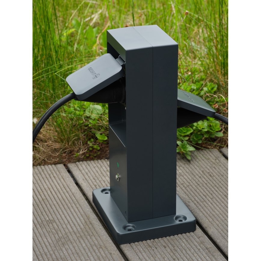 Osram - Poste para exterior inteligente con 2 enchufes SCHUKO y repetidor Wi-Fi, IP44