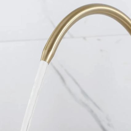 REA-B7596 - Grifo para fregadero con rociador extraíble y filtración ECO FRESH, 37,5 cm, acabado en oro cepillado