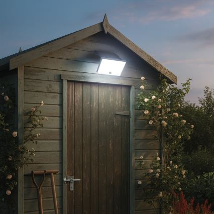 Reflector LED con sensor y panel solar FUJI LED/8W/3,7V 2000 mAh IP44