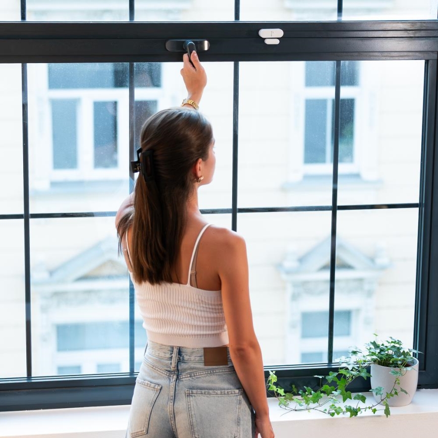 Sensor inteligente para ventanas y puertas, alimentado por 2 pilas AAA