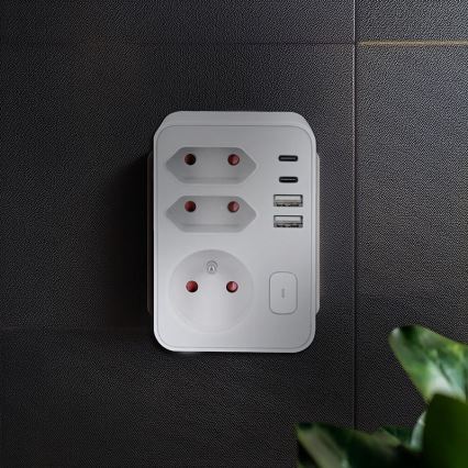 Regleta con 1 toma de 16 A y 2 tomas de 2,5 A, con cargador 2x USB (A y C), blanca