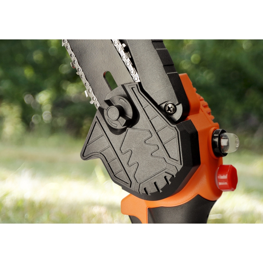 Motosierra de mano a batería 21V