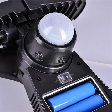 Foco solar LED con sensor 2000mAh LED/8W/3,7V IP44