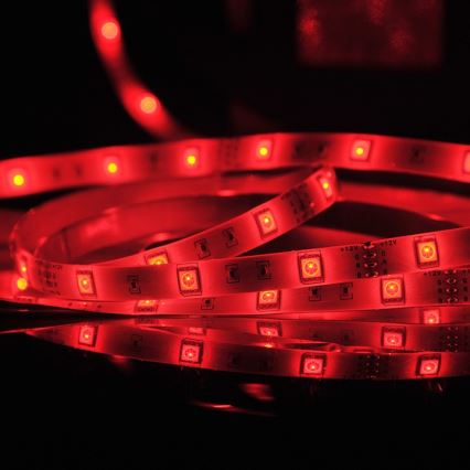 Tira LED RGB regulable 5m LED/18W/12V IP20 + mando a distancia