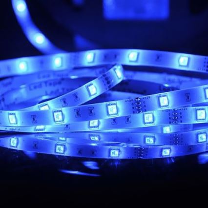 Tira LED RGB regulable 5m LED/18W/12V IP20 + mando a distancia
