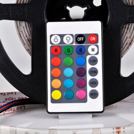 Tira LED RGB regulable 5m LED/18W/12V IP20 + mando a distancia