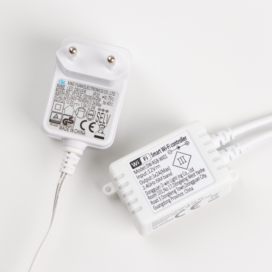 Tira LED RGBW regulable LED/9W/230V 5m Wi-Fi + mando a distancia