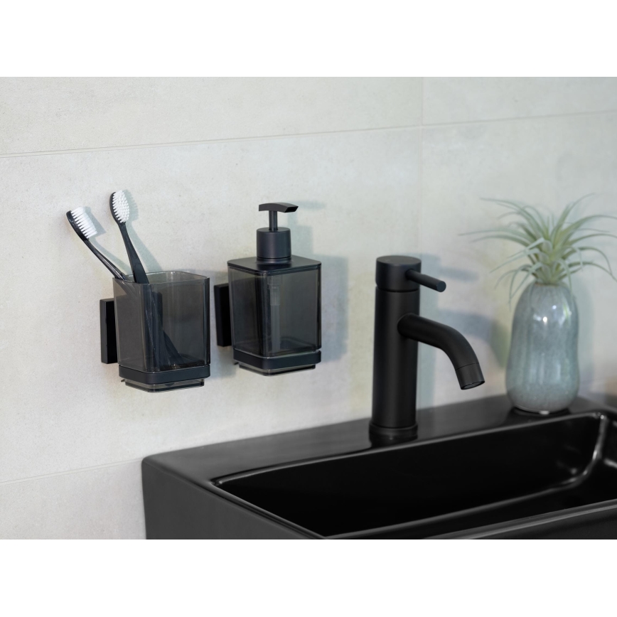 WENKO 71444800 - Dispensador de jabón VACUUM-LOC QUADRO ED 7,5x16 cm negro